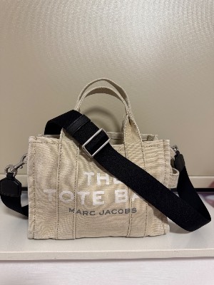 Marc Jacobs Small The Tote Bag 1