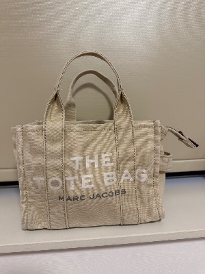 Marc Jacobs Small The Tote Bag 2