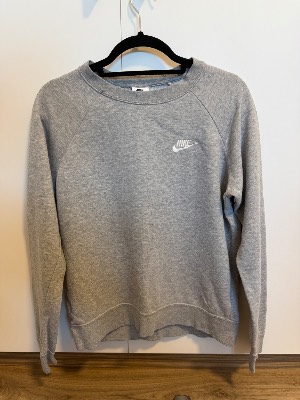Nike essentials crew neck sweatshirt in grey