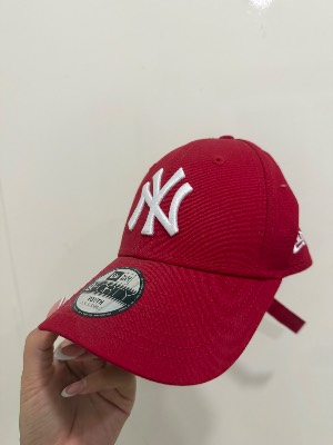NEW ERA RED HAT FOR GIRLS 2