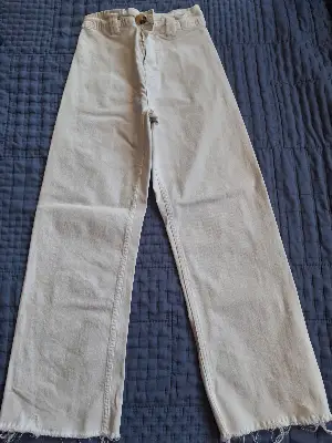 White jean 1