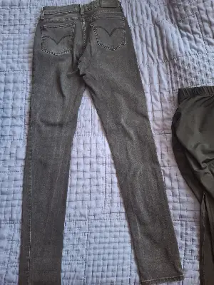 Black jean 2