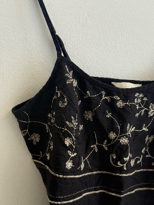 Top with embroidered details  2