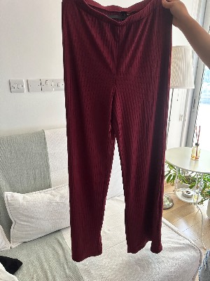 Burgundy pants L Never worn 2