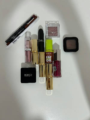 Makeup bundle  1