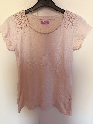 Beige t shirt