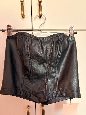 Strapless top