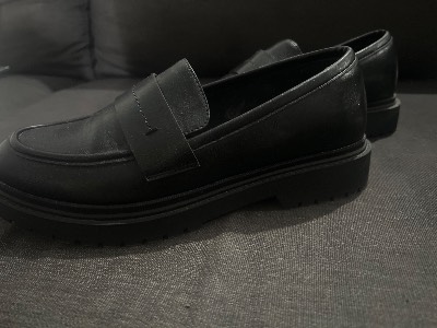 Black shoes 2