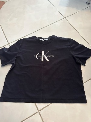 Calvin Klein tshirt 1