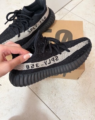 Yeezy Boost 350 V2 Core Black White