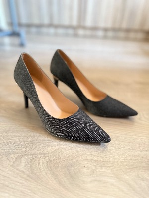 Black medium heel shoes 