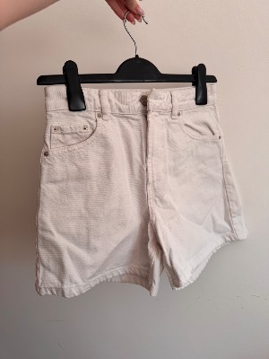 white shorts 1