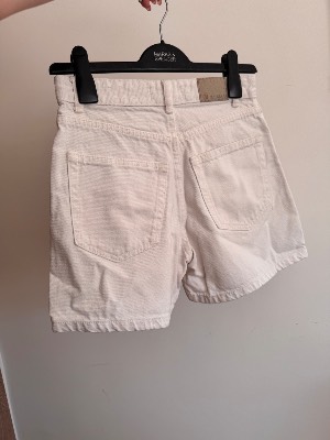 white shorts 2