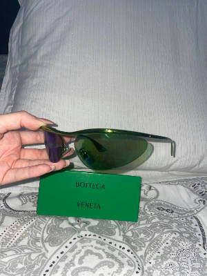 Green mirrored sunglassed 2